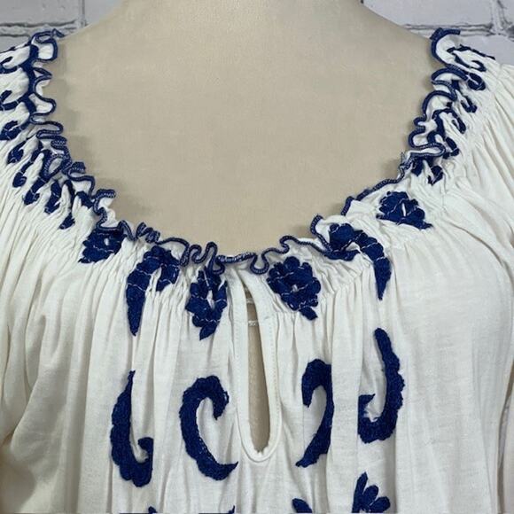 Boston Proper Off The Shoulder White Blue Embroidered Blouse Short Sleeve Small - Picture 2 of 9